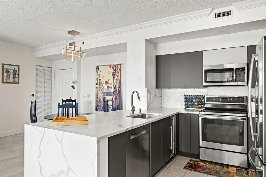 616 Clearwater Park Road #1110, West Palm Beach, FL 33401 - Image #3