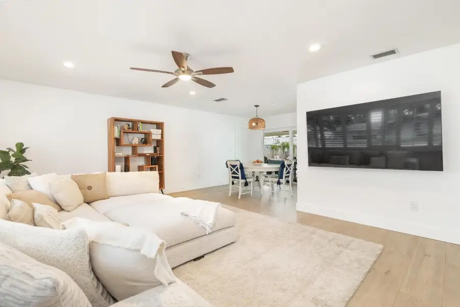 4244 Hyacinth Circle N, Palm Beach Gardens, FL 33410 - Image #2