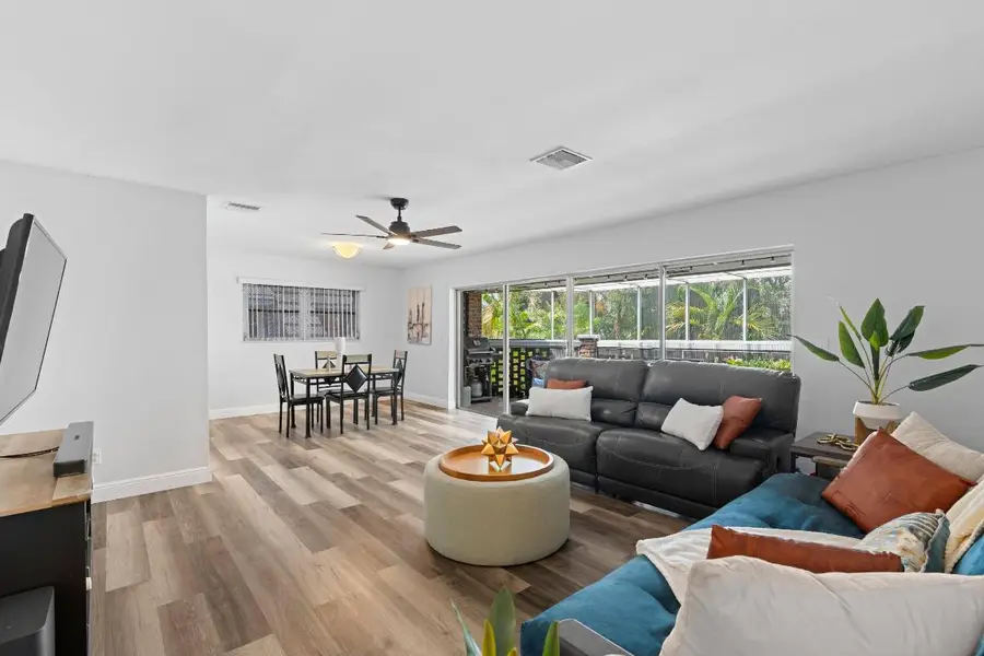 419 Pine Tree Court #21, Atlantis, FL 33462 - Image #3