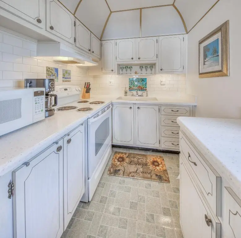 2004 Lake Osborne Drive #14, Lake Worth Beach, FL 33461 - Image #2