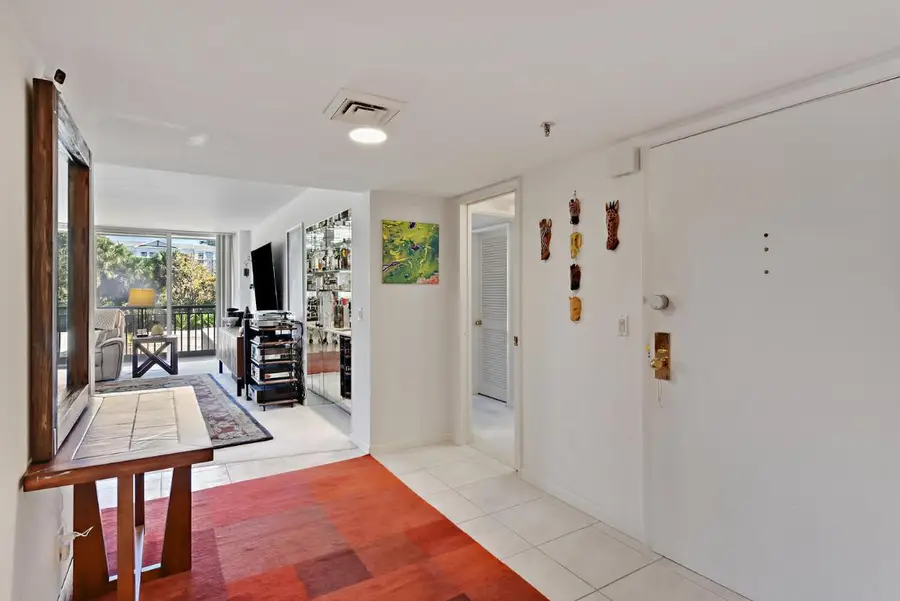 2427 Presidential Way #204, West Palm Beach, FL 33401 - Image #3