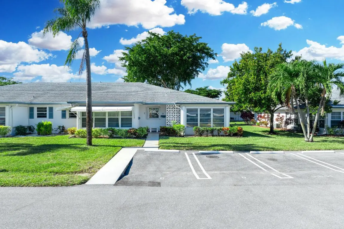 1200 S Drive Circle #D, Delray Beach, FL 33445 - Image #1