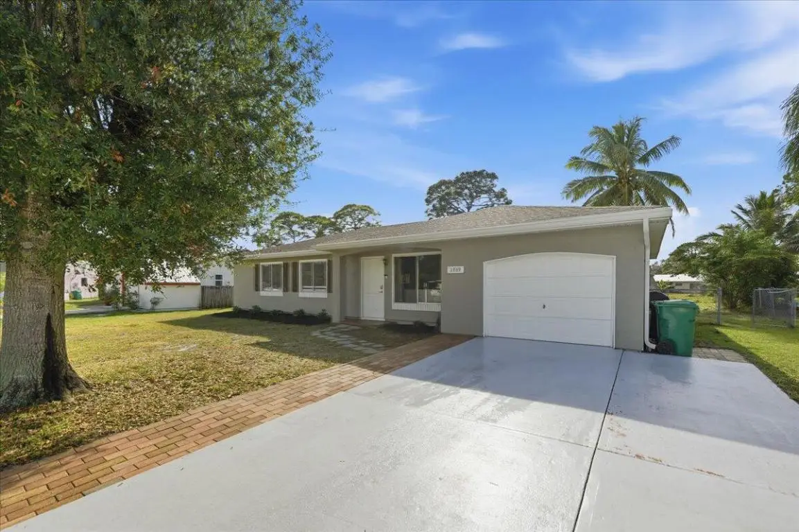 1969 SE Redwing Cir Circle, Port Saint Lucie, FL 34952 - Image #1