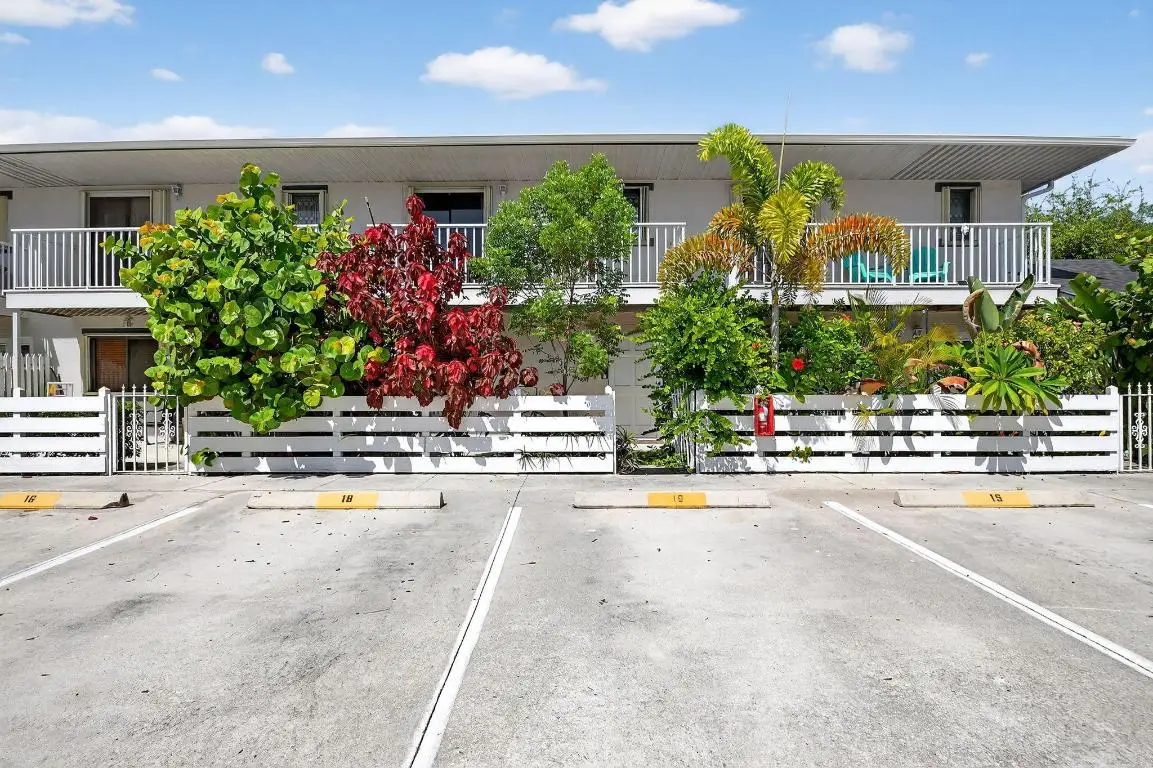 326 W Pine Street #19, Lantana, FL 33462 - Image #1