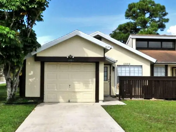 1698 SE Gainswood Court, Port St Lucie, FL 34952