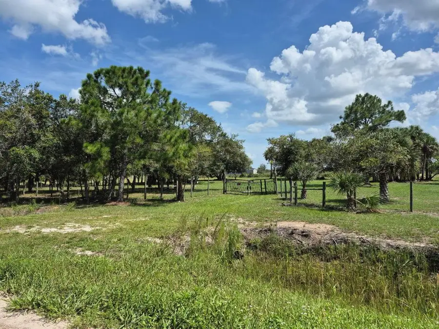 17064 NW 304th Street, Okeechobee, FL 34972 - Image #2