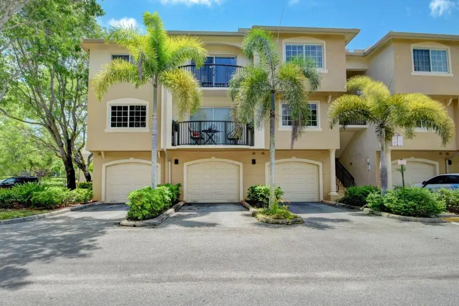 300 Crestwood Court N #307, Royal Palm Beach, FL 33411 - Image #2