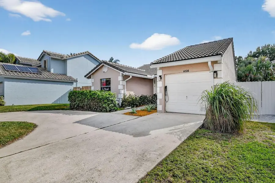 6024 Strawberry Lakes Circle, Lake Worth, FL 33463 - Image #3