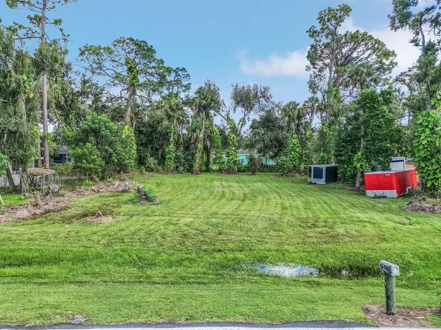 2314 Davis Boulevard, Fort Myers, FL 33905 - Image #2