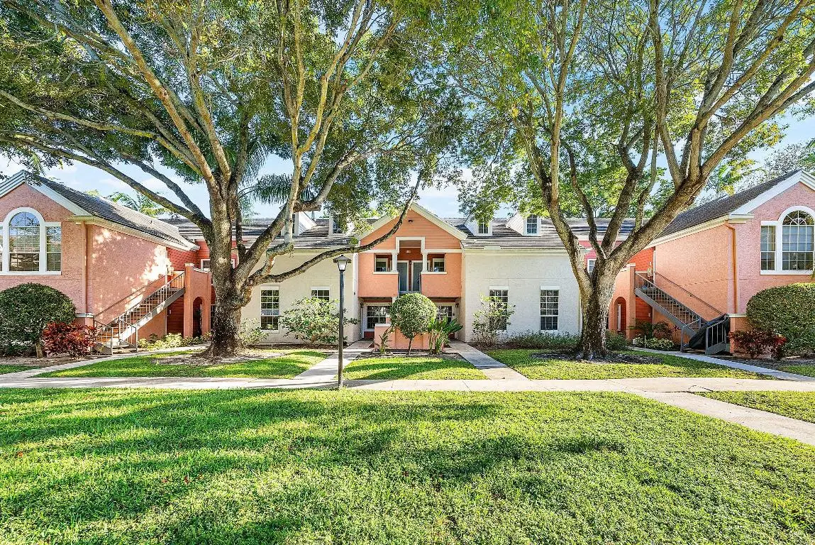 1001 Crystal Way #M, Delray Beach, FL 33444 - Image #1