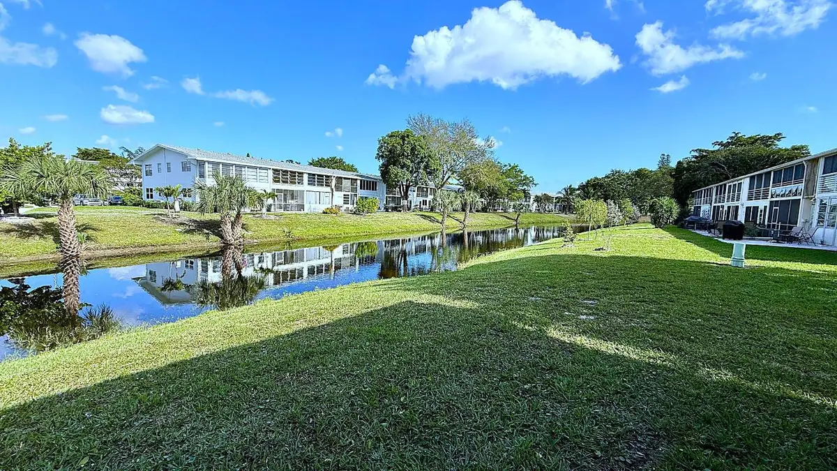 81 Markham E, Deerfield Beach, FL 33442 - Image #1