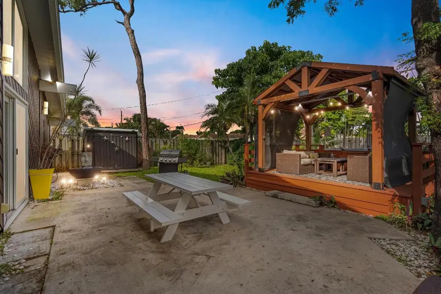 221 NW 45th Street, Oakland Park, FL 33309 - Image #2