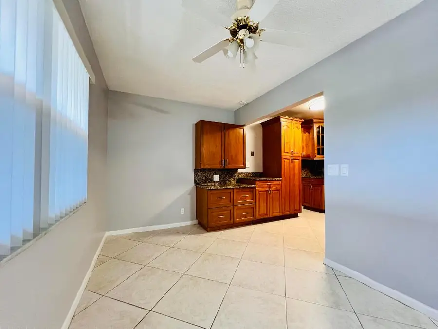 210 Somerset K, West Palm Beach, FL 33417 - Image #3