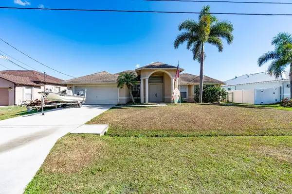 6147 NW East Deville Circle, Port St Lucie, FL 34986