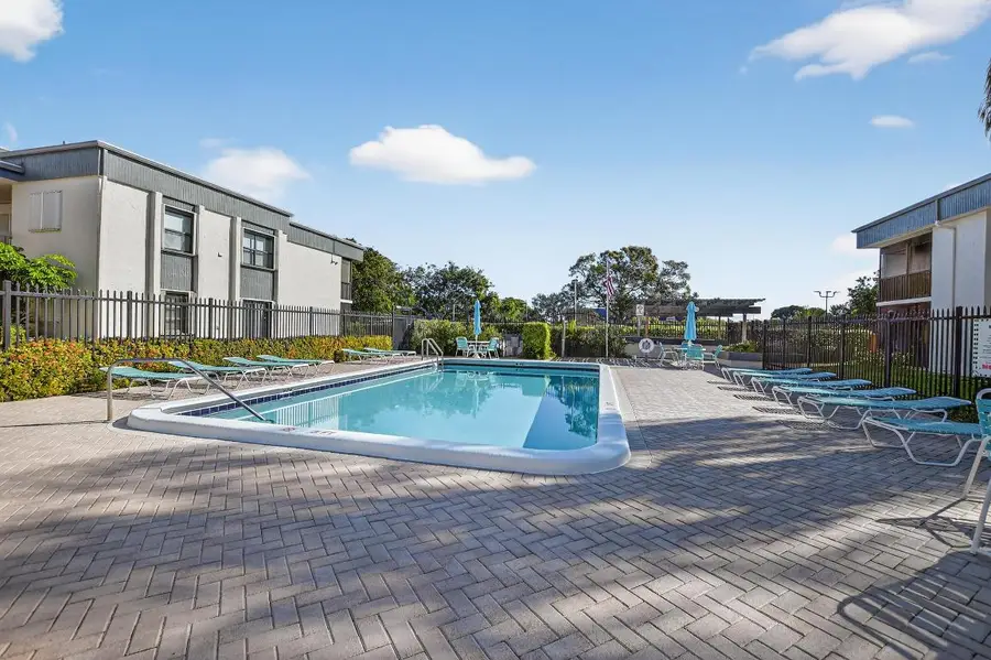 265 SE 10th Street #11c, Deerfield Beach, FL 33441 - Image #2