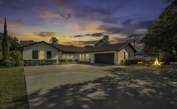 8218 S Elizabeth Avenue, Palm Beach Gardens, FL 33418