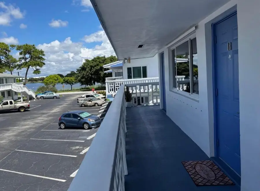 1950 Lake Osborne Drive #18, Lake Worth, FL 33461 - Image #2