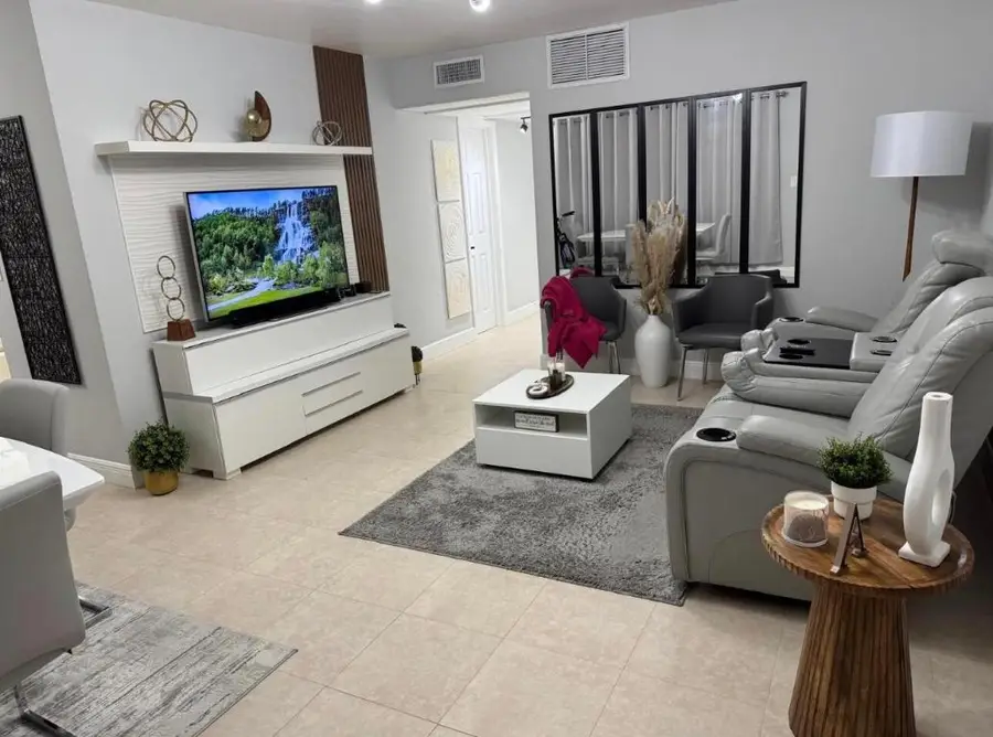 1950 Lake Osborne Drive #18, Lake Worth, FL 33461 - Image #3