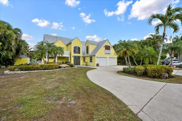9363 SE Cove Point Street, Tequesta, FL 33469