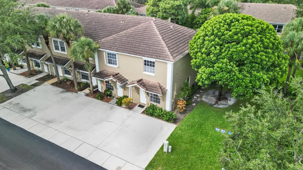 380 SW 122nd Avenue, Pembroke Pines, FL 33025 - Image #1