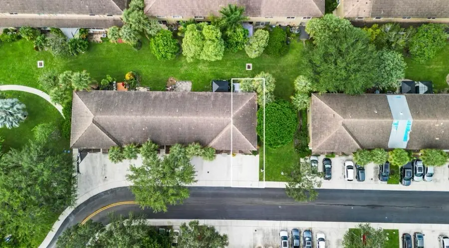 380 SW 122nd Avenue, Pembroke Pines, FL 33025 - Image #2