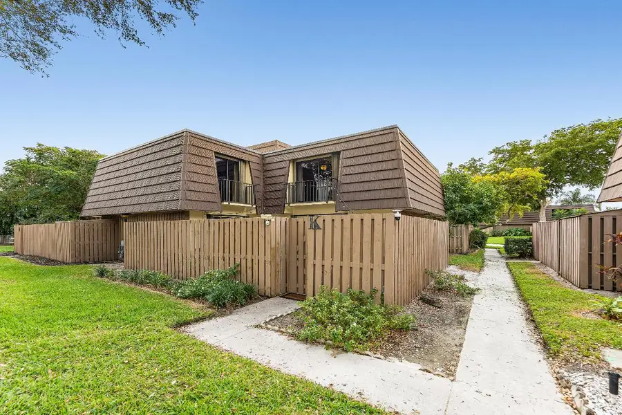 707 7th Court, Palm Beach Gardens, FL 33410 - Image #2