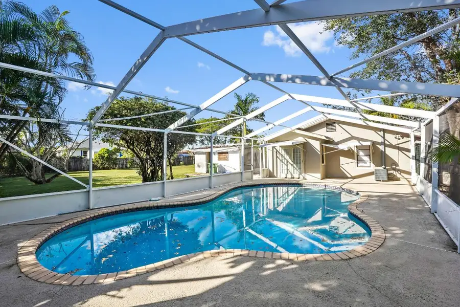 3858 Lakewood Road, Palm Springs, FL 33461 - Image #3