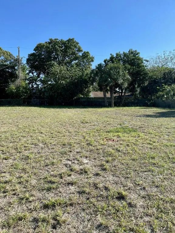 936 39th Street, West Palm Beach, FL 33407 - Image #2