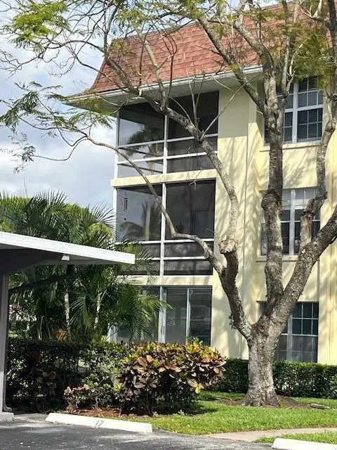 5500 Tamberlane Circle #305, Palm Beach Gardens, FL 33418 - Image #3