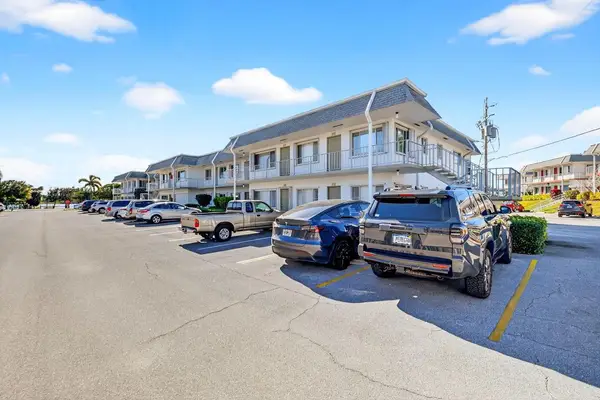 3160 Lake Osborne Drive #109, Lake Worth Beach, FL 33461