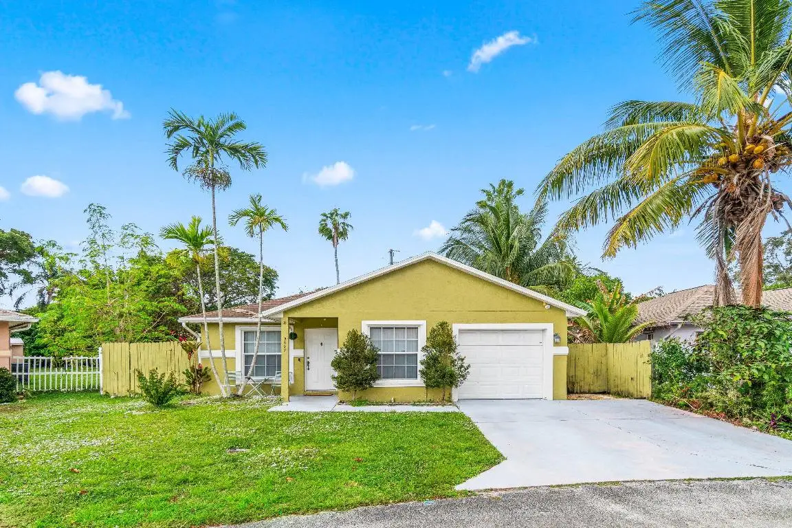 5697 Boynton Bay Circle, Boynton Beach, FL 33437 - Image #1