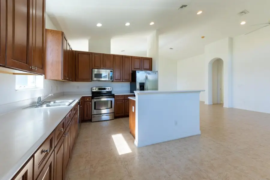 754 Aberfoyle Avenue, Fort Pierce, FL 34947 - Image #2