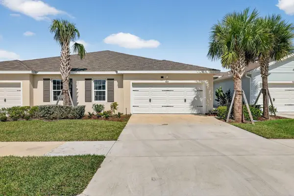 806 Persimmon Place, Fort Pierce, FL 34981