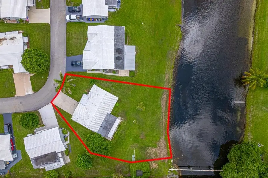 135 NW 14th Street, Boynton Beach, FL 33426 - Image #2