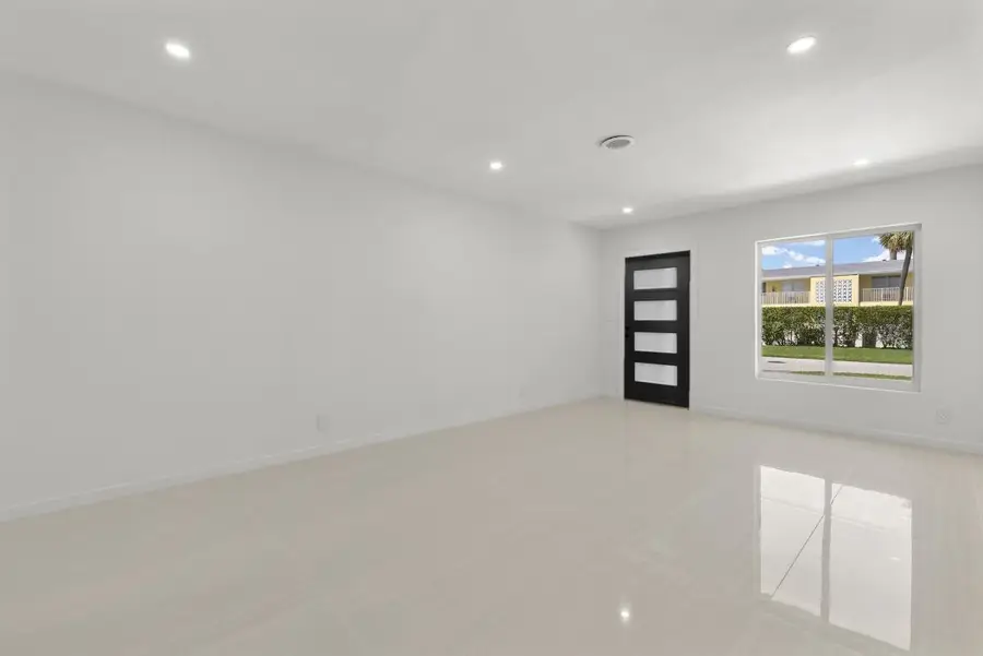 1750 NE 49th Street, Fort Lauderdale, FL 33334 - Image #3