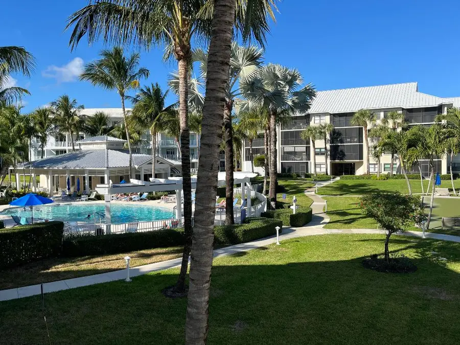 925 Bay Colony Drive S, Juno Beach, FL 33408 - Image #2