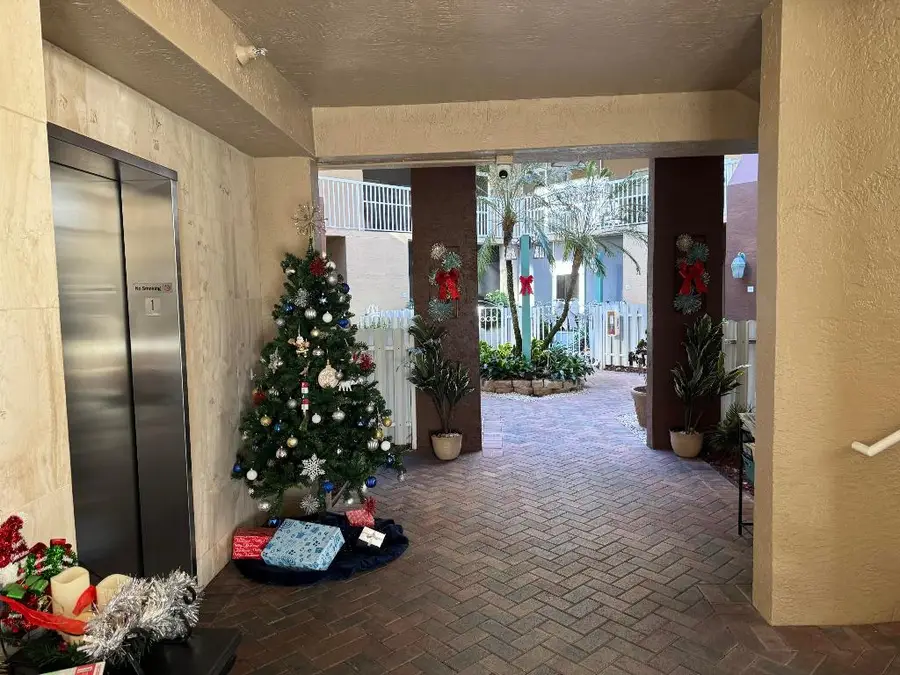 7715 Southampton Terrace #405, Tamarac, FL 33321 - Image #3