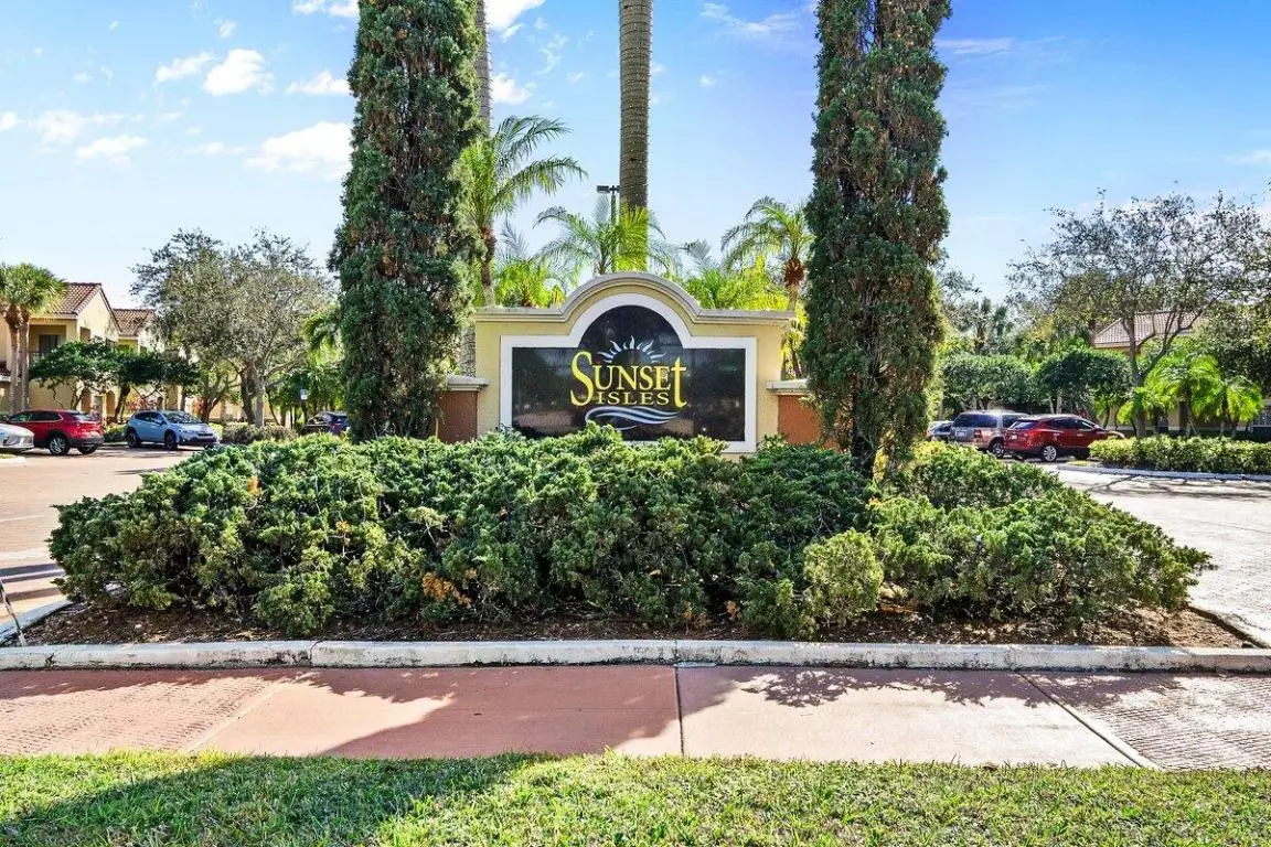10360 Fox Trail Road S #1613, Royal Palm Beach, FL 33411 - Image #1
