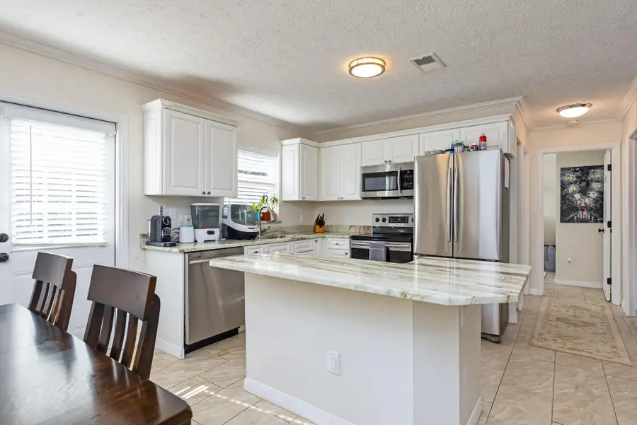 1292 SW Bellevue Avenue, Port Saint Lucie, FL 34953 - Image #3