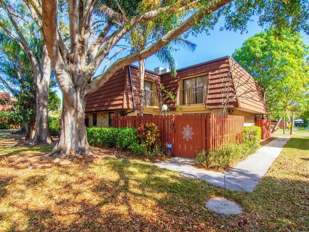 1458 N Lawnwood Circle #24b, Fort Pierce, FL 34950 - Image #1