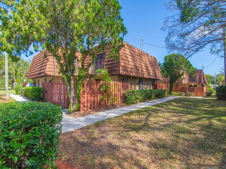 1458 N Lawnwood Circle #24b, Fort Pierce, FL 34950 - Image #3