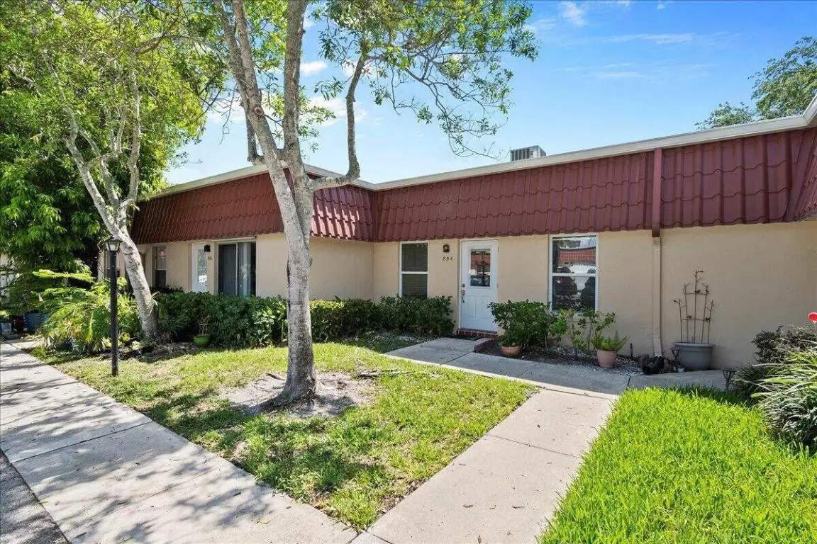 884 Worcester Lane, Lake Worth, FL 33467 - Image #1