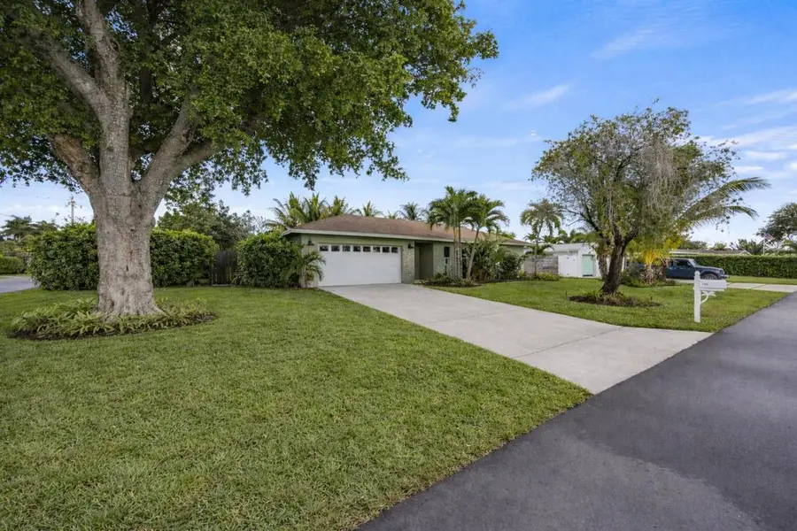 2502 SW 11th Court, Boynton Beach, FL 33426 - Image #2