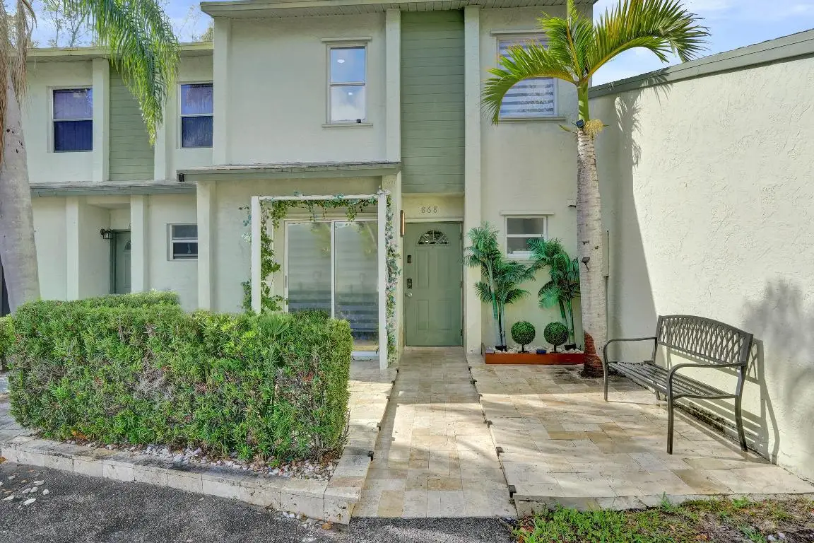 868 Crystal Lake Drive, Deerfield Beach, FL 33064 - Image #1