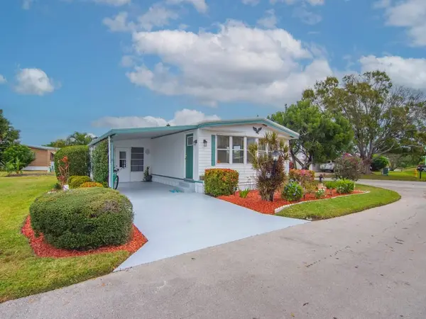 452 NE Pinelake Village Boulevard, Jensen Beach, FL 34957