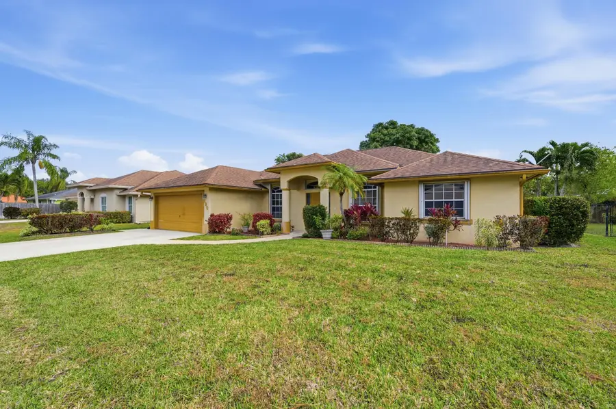 120 Venetian Lane, Royal Palm Beach, FL 33411 - #2