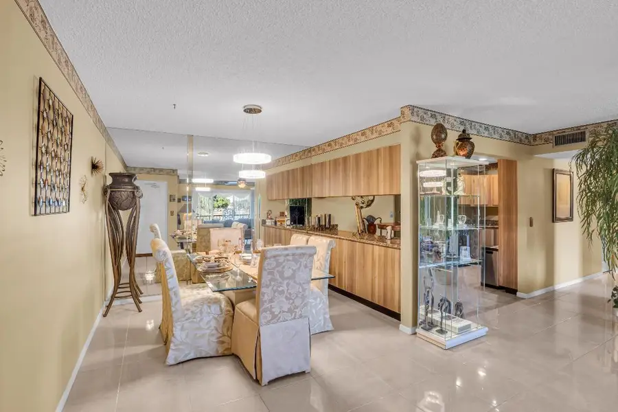 1012 Green Pine Boulevard #H2, West Palm Beach, FL 33409 - #3