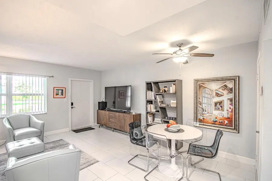 660 Glouchester Street #106, Boca Raton, FL 33487 - #3