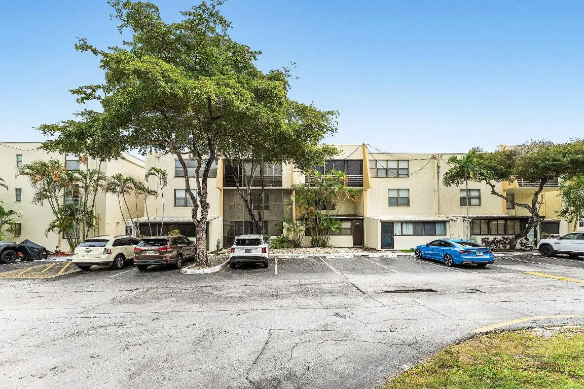 20200 W Country Club Drive #Ph-20, Aventura, FL 33180 - #1