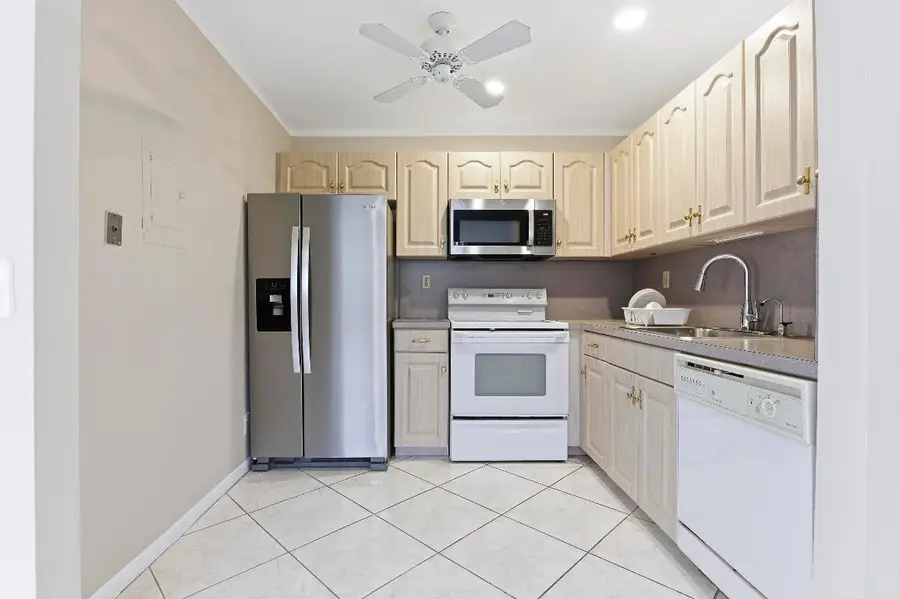 95 Burgundy B, Delray Beach, FL 33484 - #2